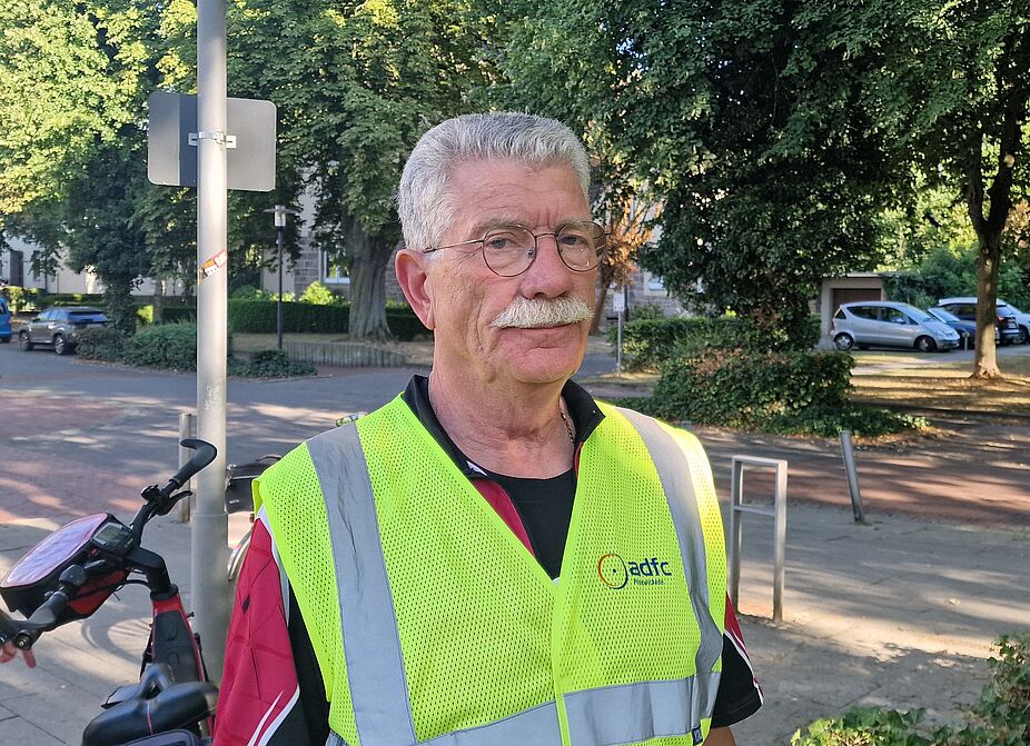 Lothar Wolf (Tourguide) Lothar Wolf (Tourguide)