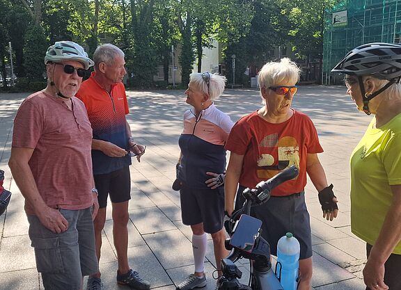...die Tour kann starten... ...die Tour kann starten...