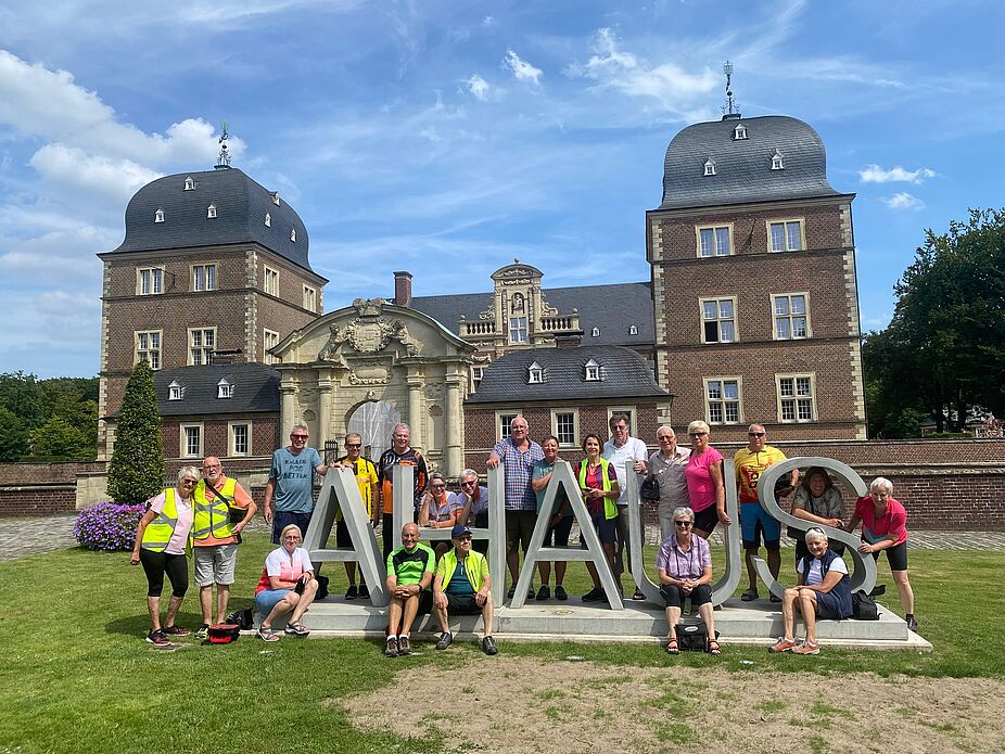 Alle vor dem Schloss in Ahaus