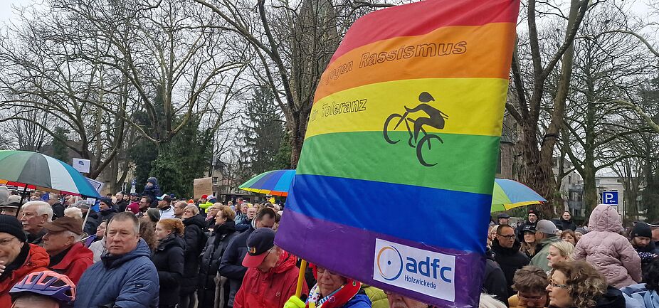 auf dem Marktplatz in der Menge