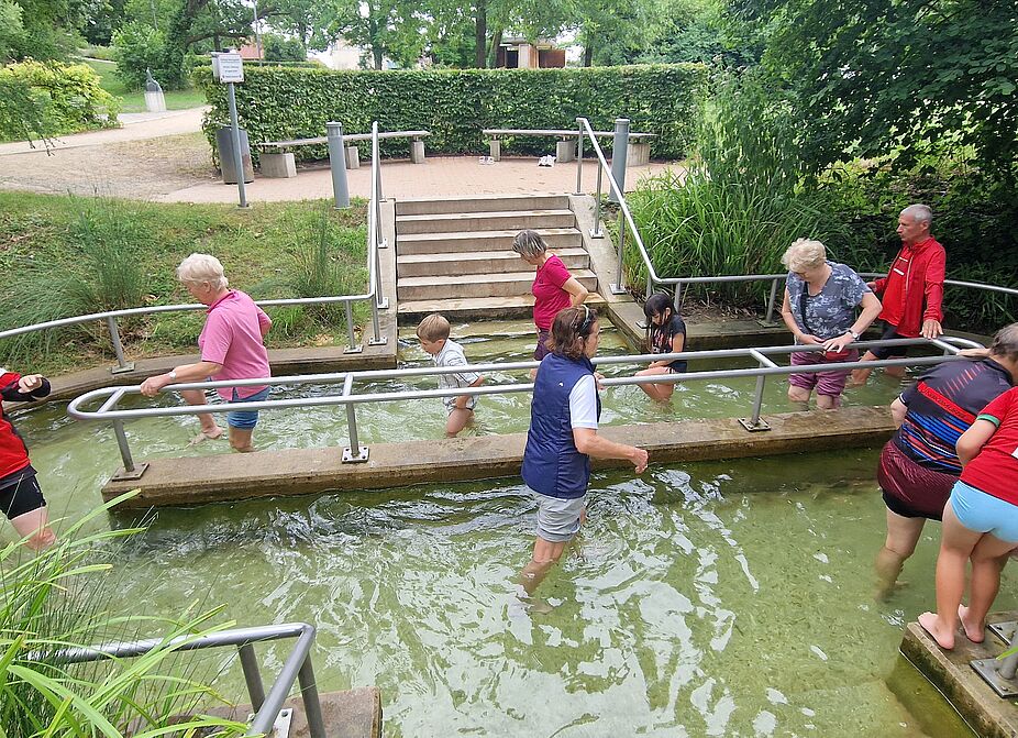 Kneipp Wassertreten und Spaß dabei