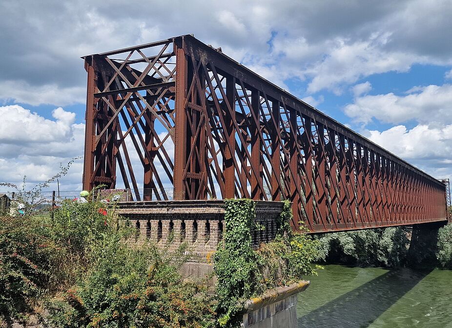 ...Baudenkmal Flussüberbaubrücke...